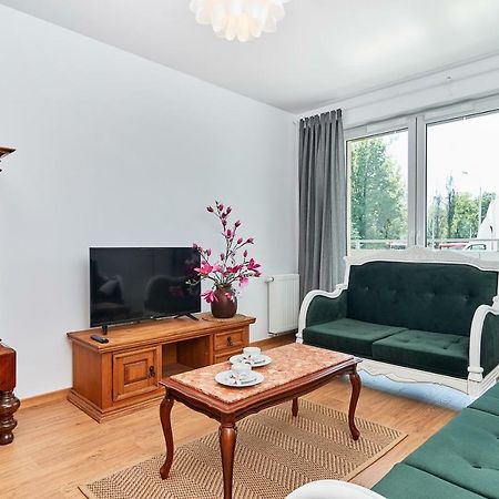 Vintage Apartment In New Estate With Parking - Krzyki Wroclaw By Noclegi Renters المظهر الخارجي الصورة