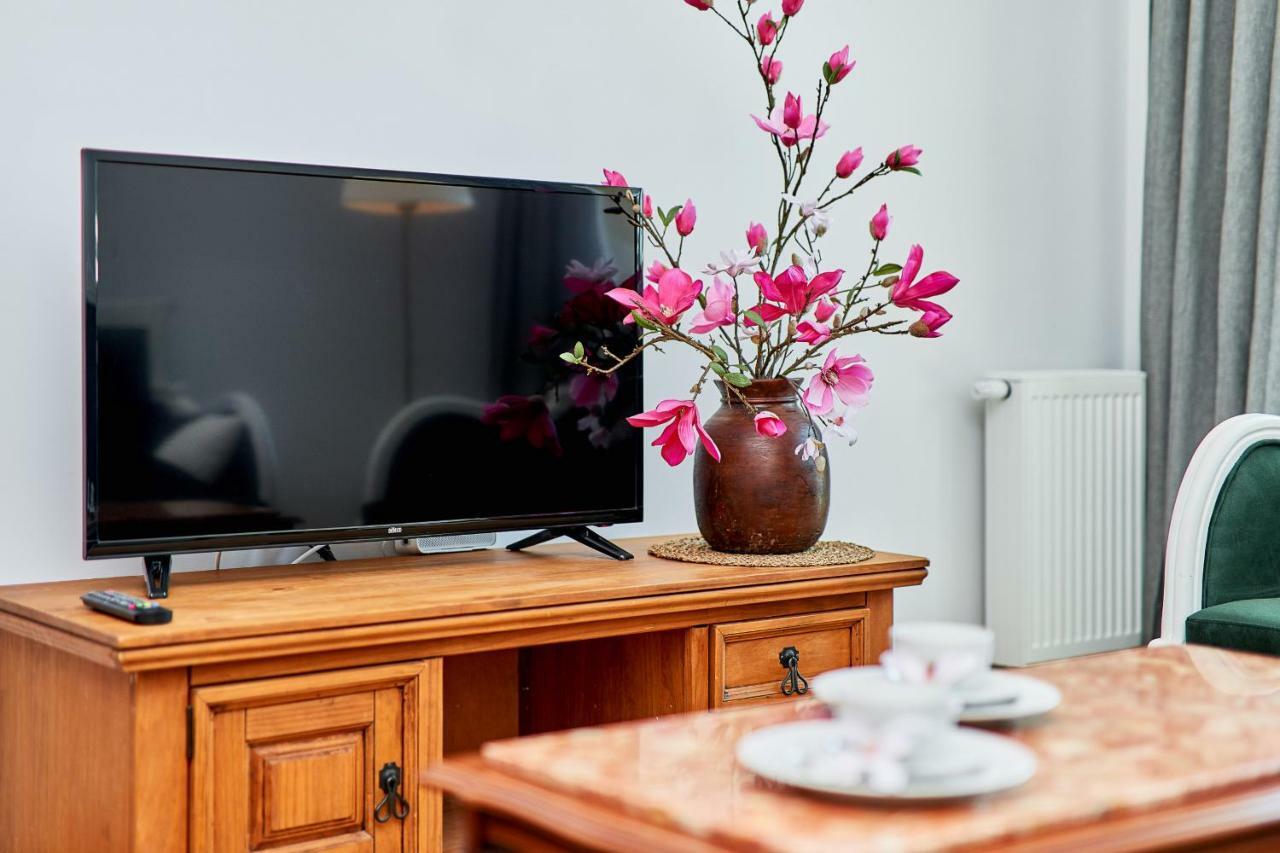 Vintage Apartment In New Estate With Parking - Krzyki Wroclaw By Noclegi Renters المظهر الخارجي الصورة