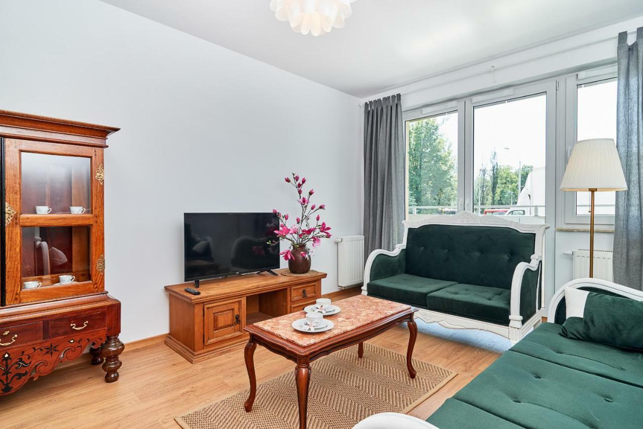 Vintage Apartment In New Estate With Parking - Krzyki Wroclaw By Noclegi Renters المظهر الخارجي الصورة