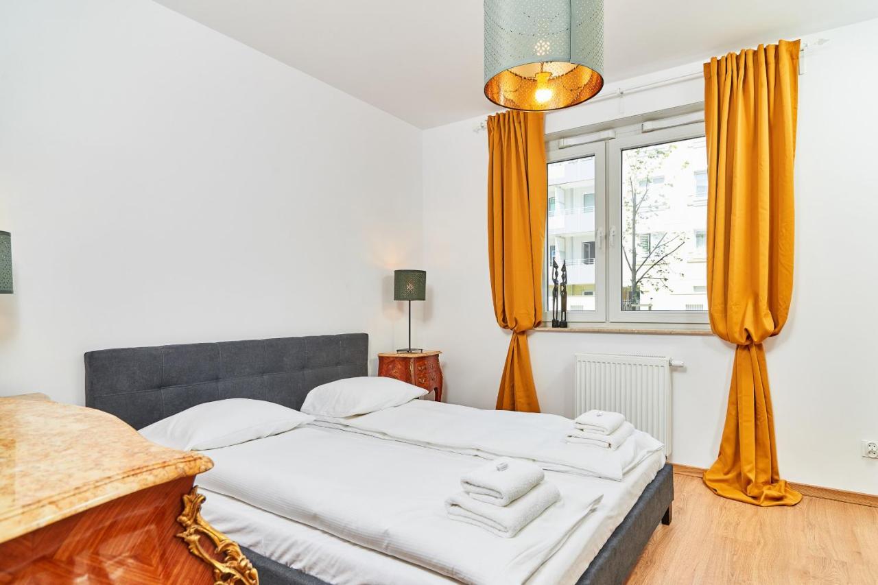 Vintage Apartment In New Estate With Parking - Krzyki Wroclaw By Noclegi Renters المظهر الخارجي الصورة